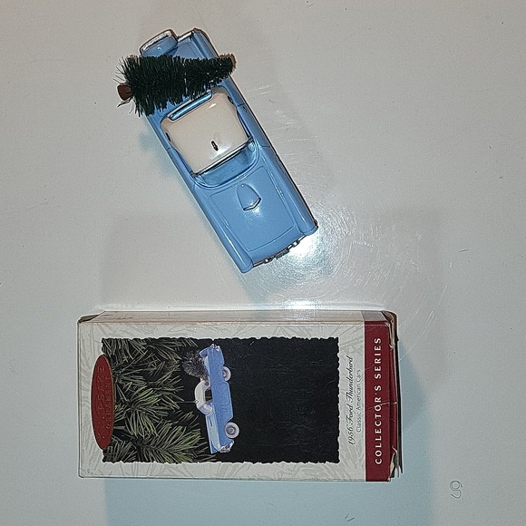 Vintage 1956 Ford Thunderbird Collector's Series Ornament (1993) - Picture 2 of 14